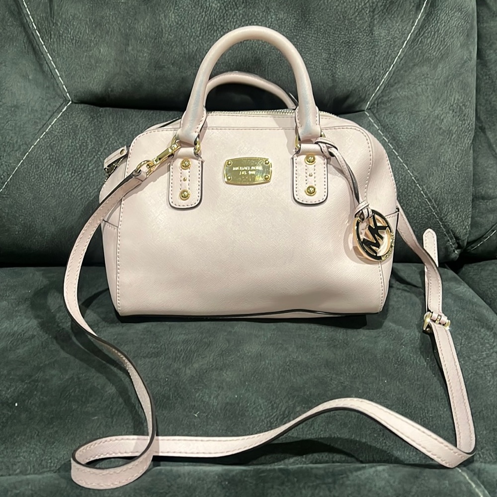 Michael Kors 7x10 light pink crossbody